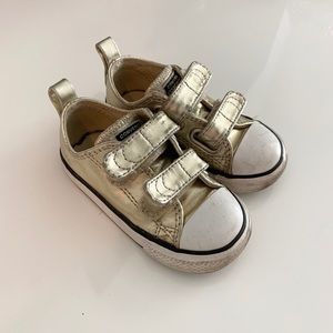 Toddler Converse Chuck Taylor Velcro Sneakers GOLD